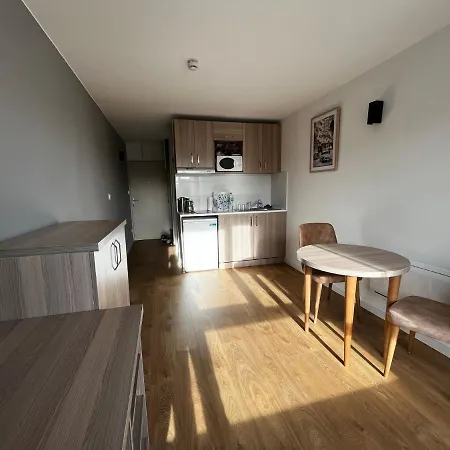 Kosy - La Maison Des Chercheurs Aparthotel