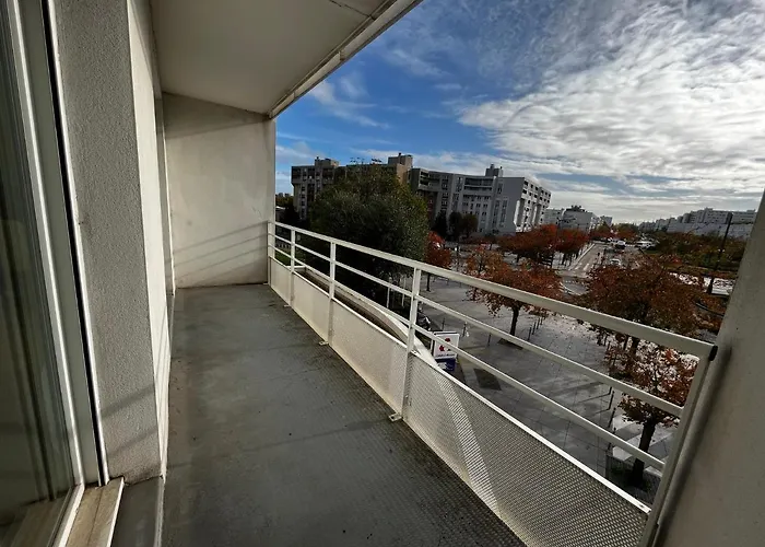 Апарт-отель Kosy - La Maison Des Chercheurs Вандёвр-ле-Нанси