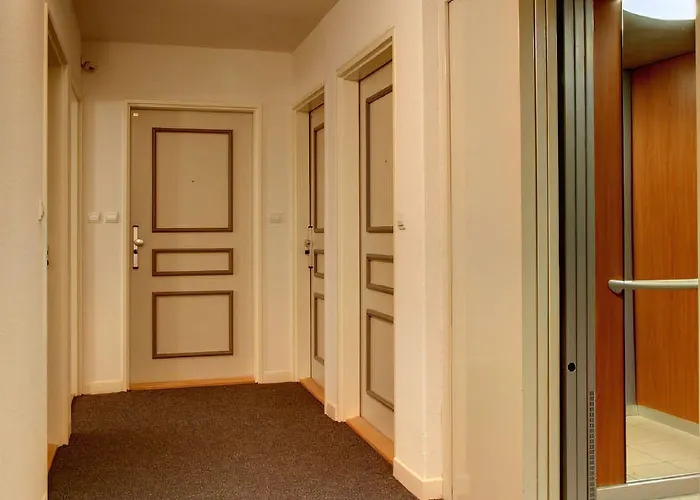 Апарт-отель Kosy - La Maison Des Chercheurs Вандёвр-ле-Нанси